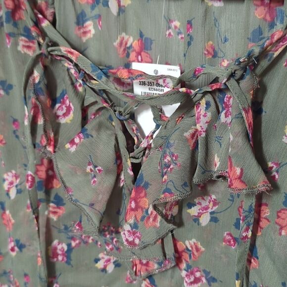 NWT Hollister Floral Blouse - Picture 4 of 7